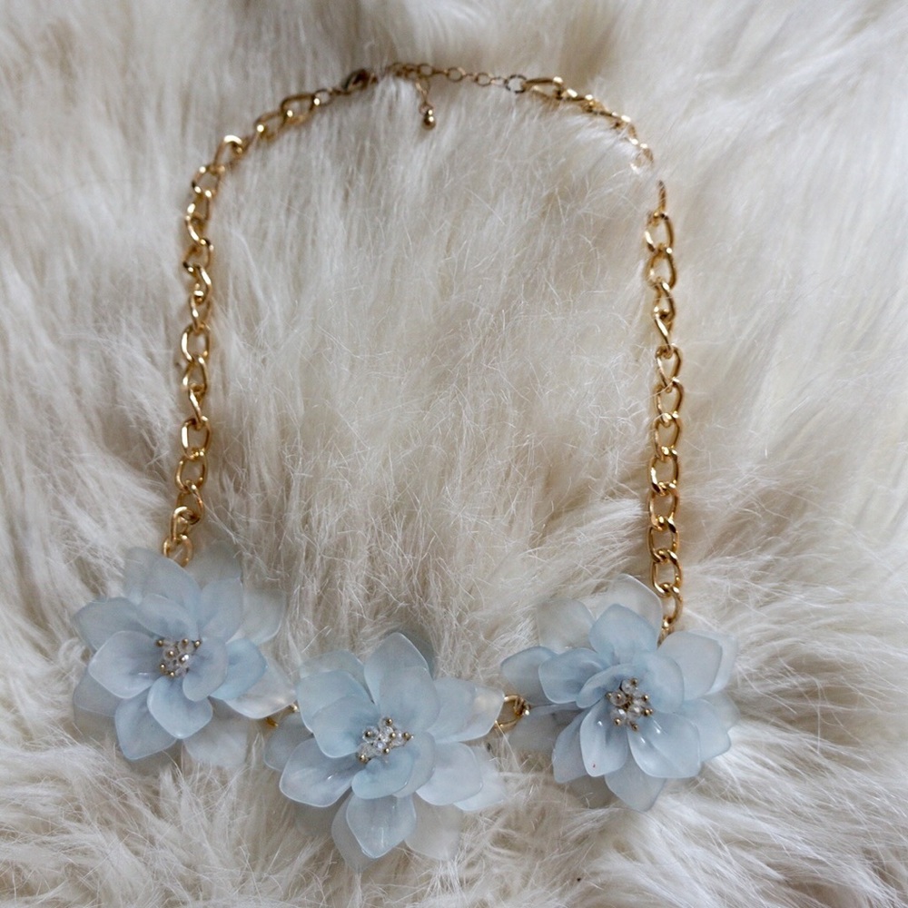 Statement necklace